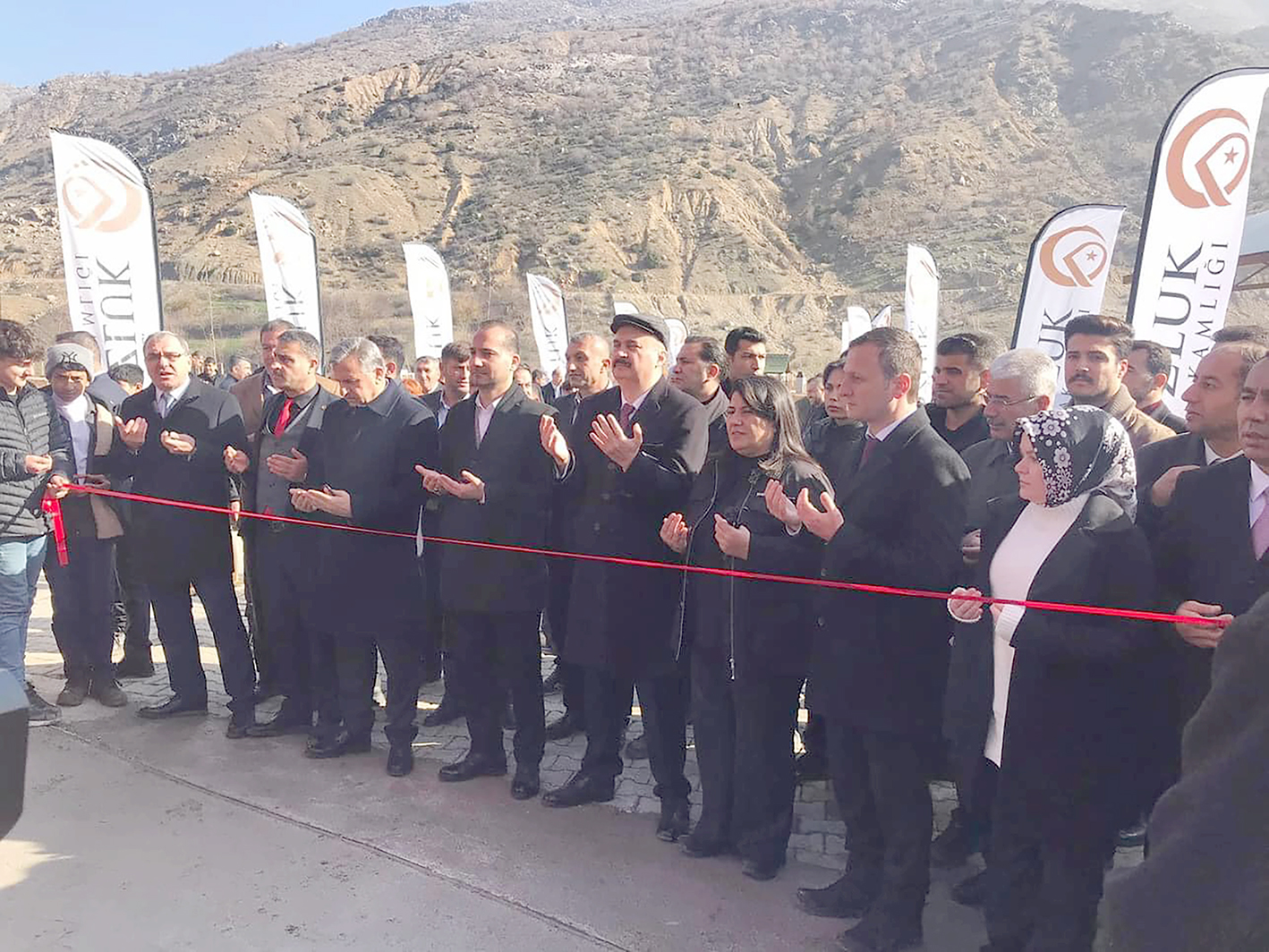 CANALP ÇİFTİ, AÇILIŞ YAPIP, KOZLUKLULARI DİNLEDİ