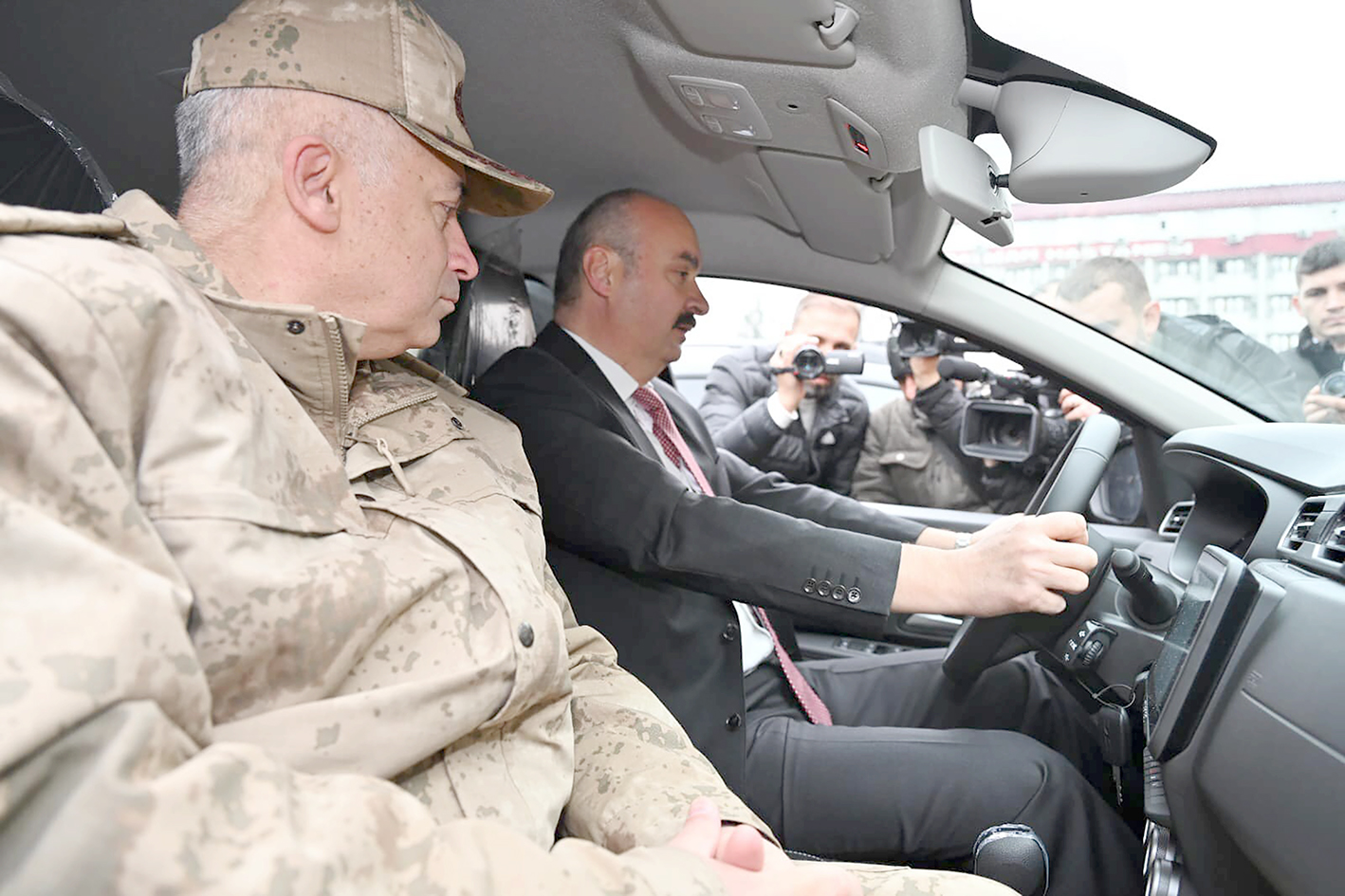 27 ARAÇ TÖRENLE TESLİM EDİLDİ