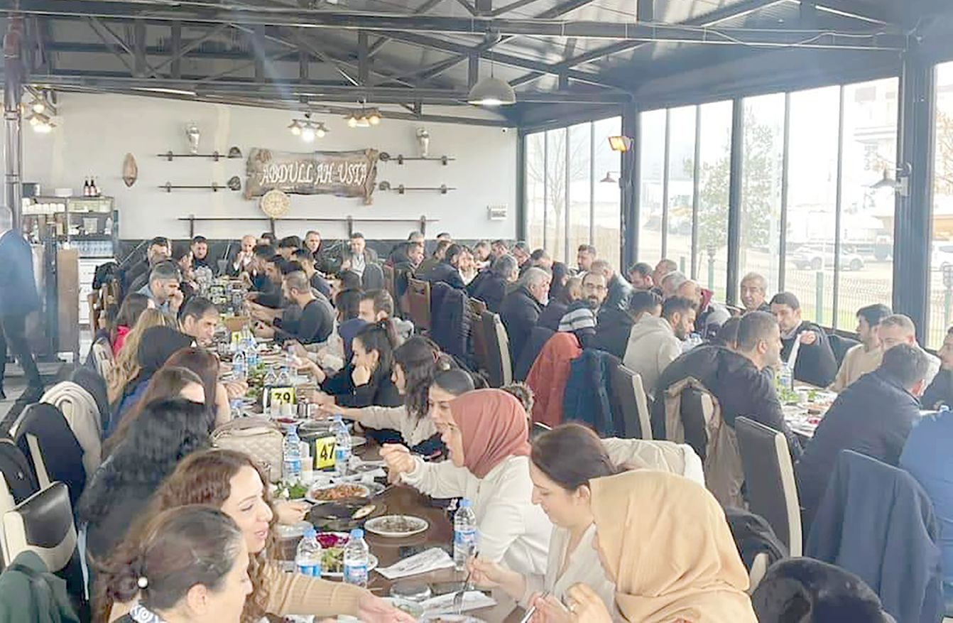 BÜRO MEMUR-SEN ÜYELERİ YEMEKTE BULUŞTU