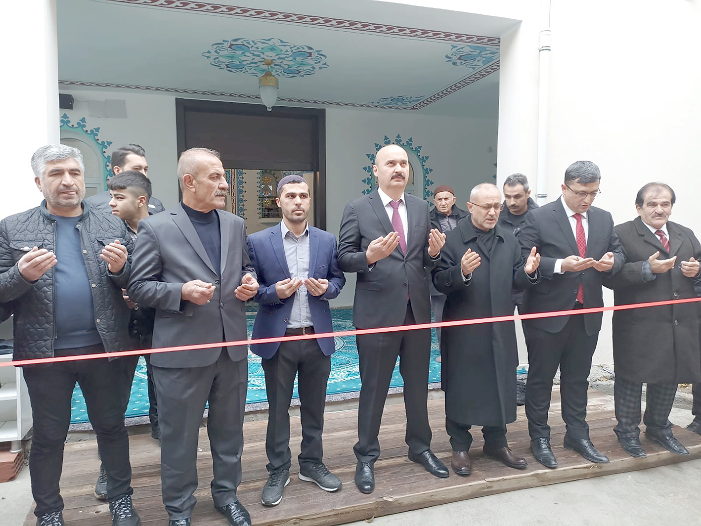 DUALARLA İBADETE AÇILDI