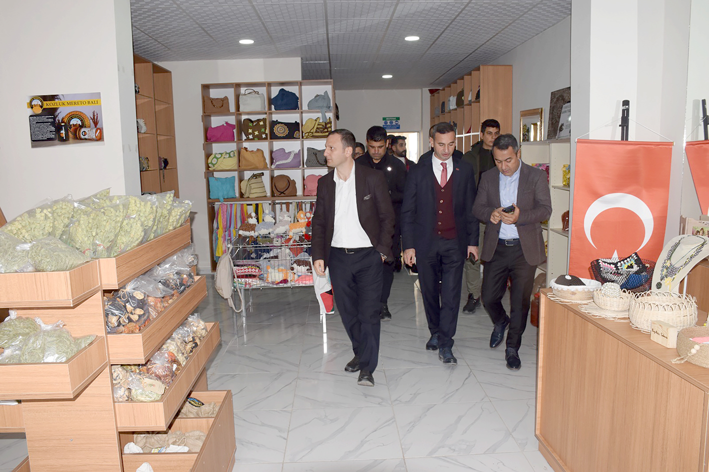 EL SANATLARI MERKEZİNE ZİYARET