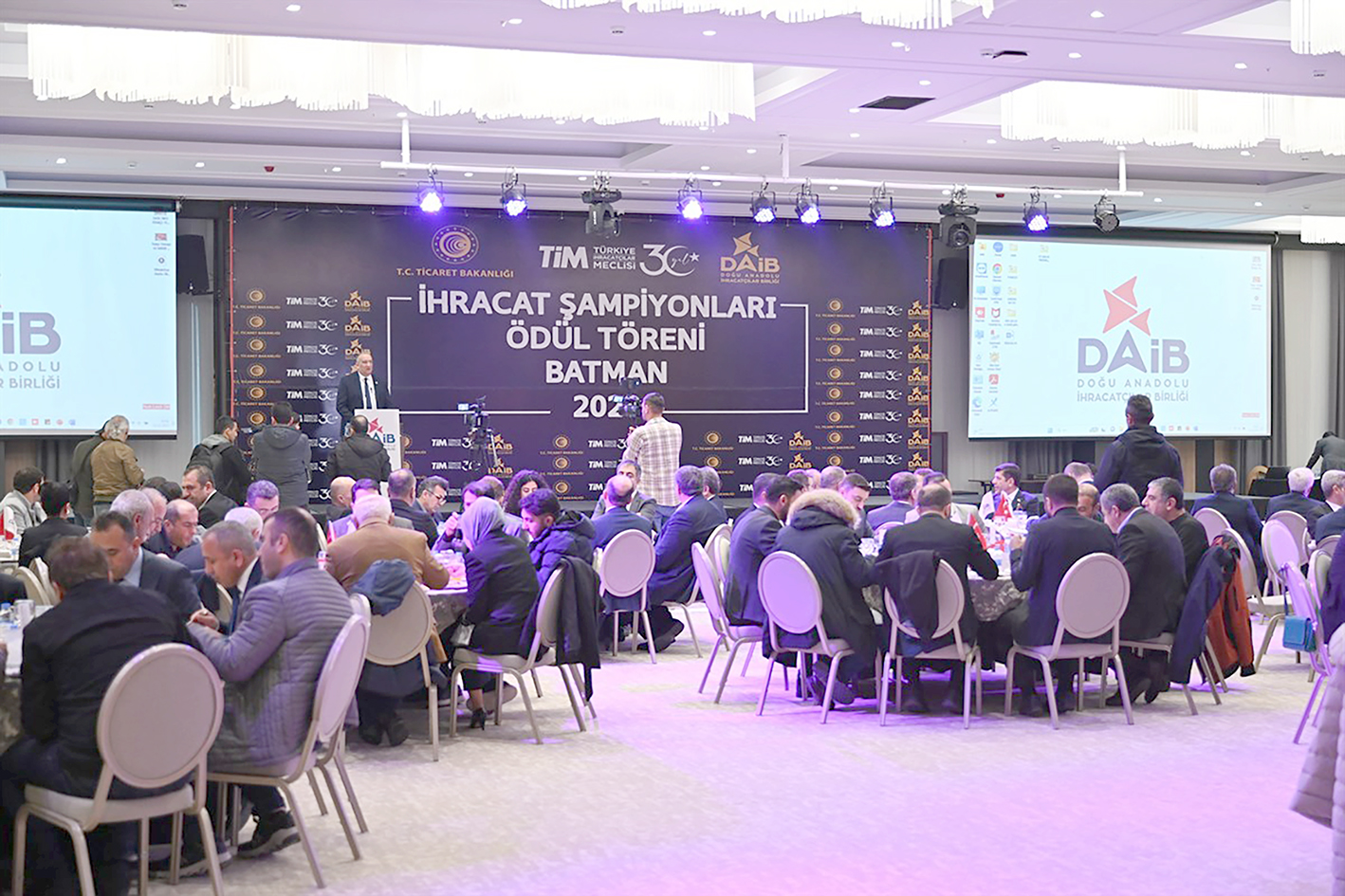 İHRACAT ŞAMPİYONLARI ÖDÜL TÖRENİ DÜZENLENDİ