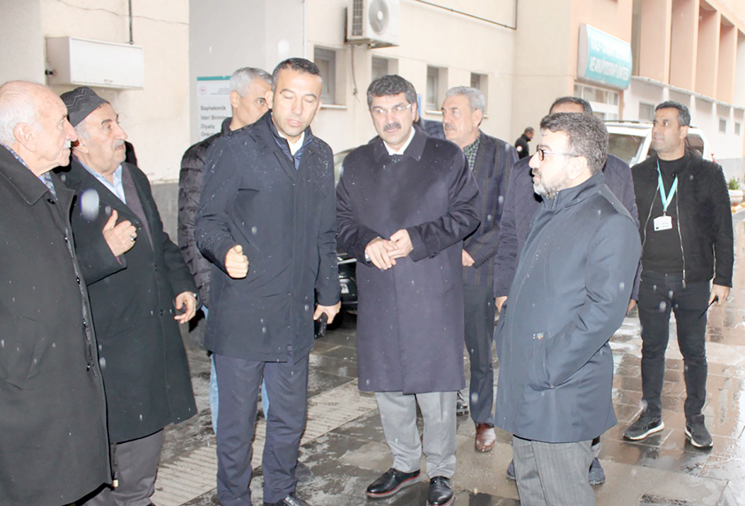 NASIROĞLU’NDAN HASTALARA ZİYARET