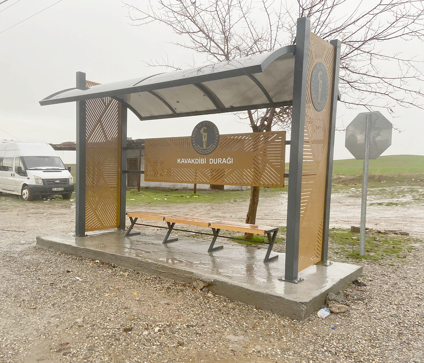 OTOBÜS DURAĞI YAPIMI TAMAMLANDI