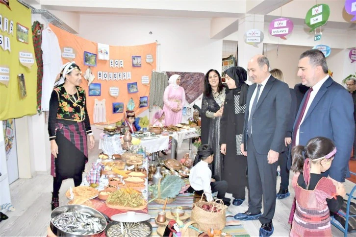 ÖĞRENCİLERDEN YERLİ MALI SERGİSİ