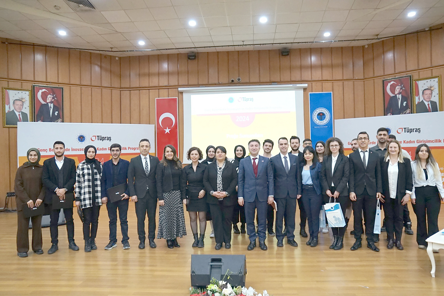 GENÇ BEYİNLER MEZUNİYET TÖRENİ DÜZENLENDİ