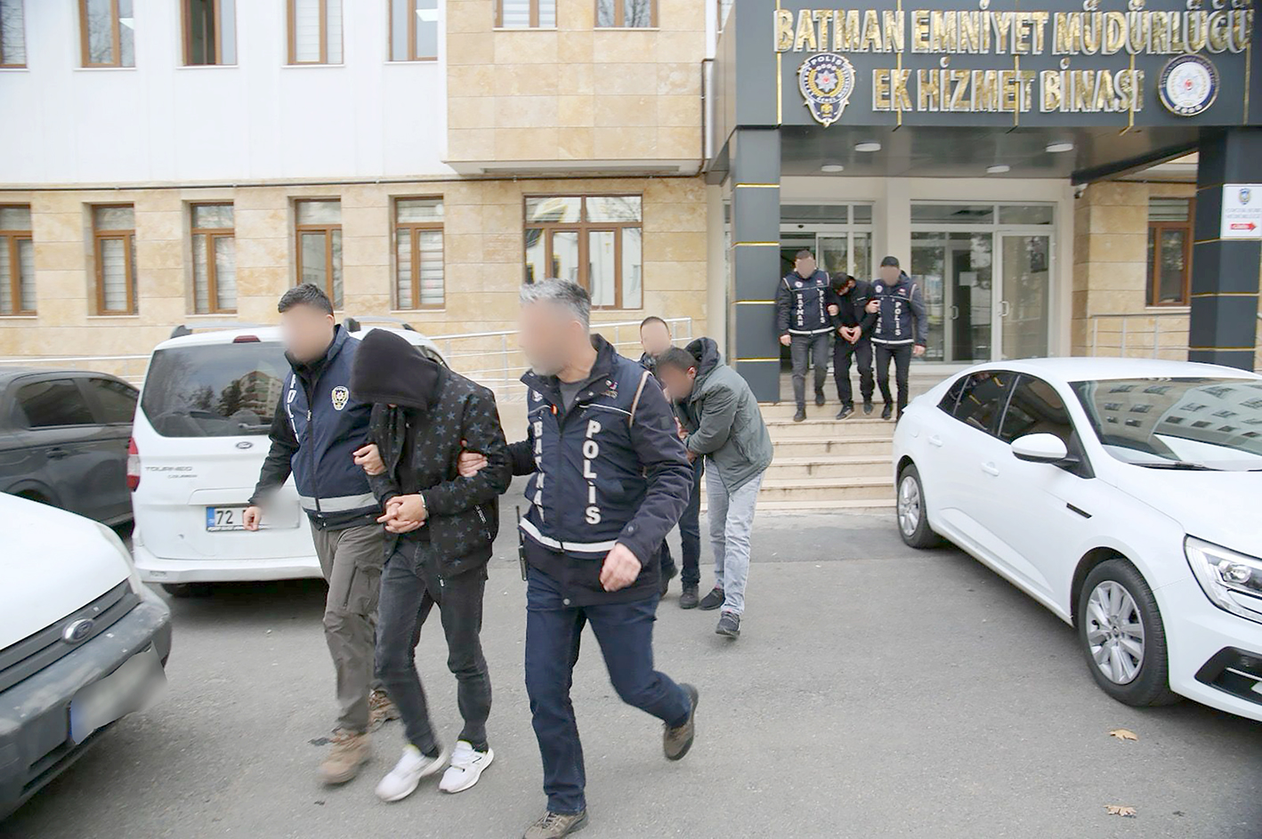 190 ŞAHIS YAKALANDI