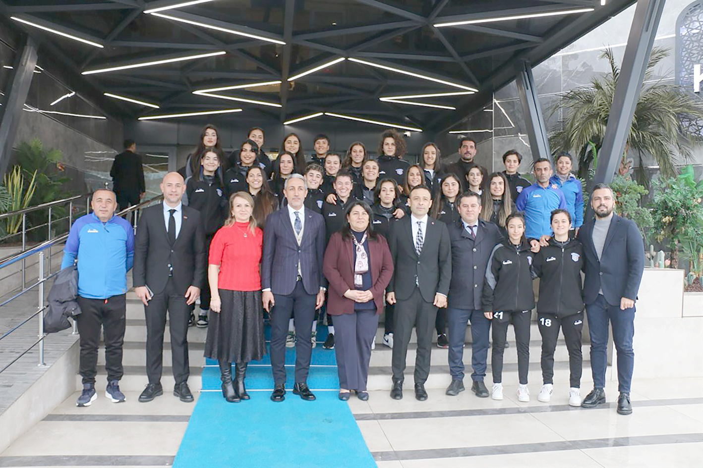 “SİZİN AZMİNİZ, BAŞARILARINIZ ÇOK KIYMETLİDİR”