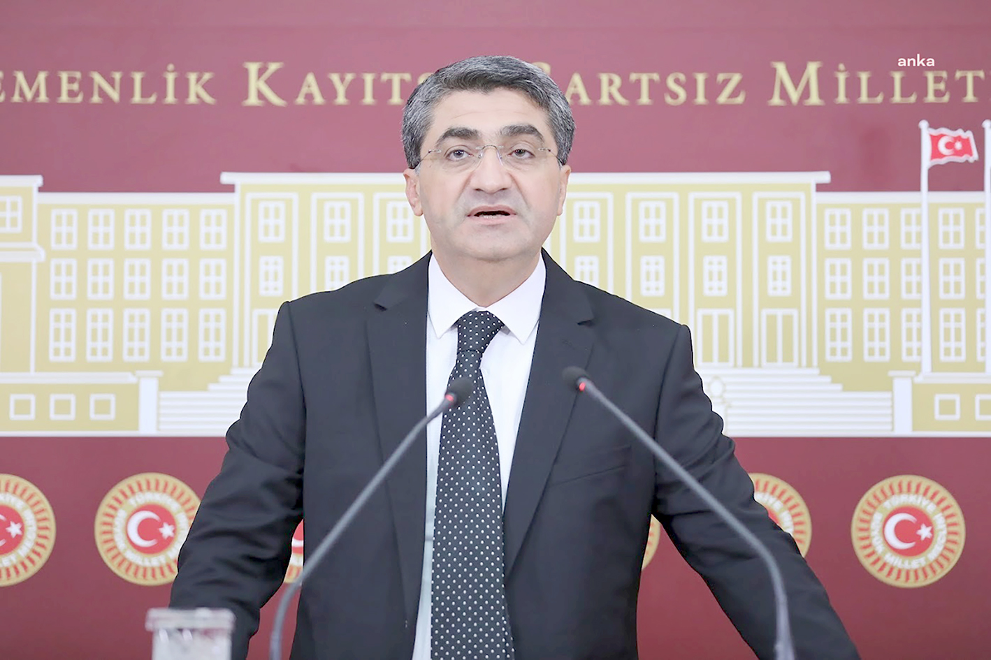 EKMEN “DEVA PARTİSİ’NİN KENDİSİNE OLAN GÜVENİ TAMDIR”