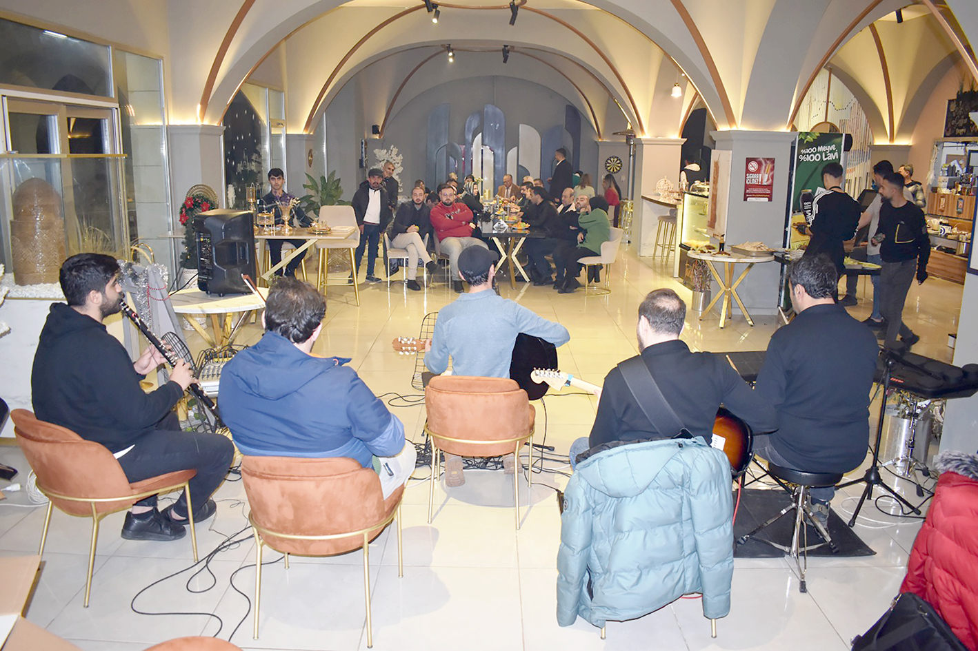 GAZETECİLER, TANDOORA’DA EĞLENDİ