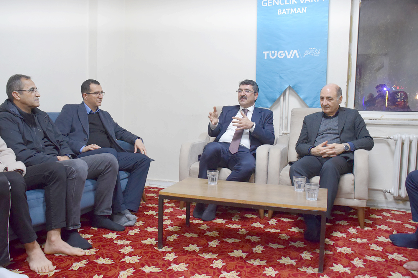 NASIROĞLU, GENÇLERLE TECRÜBELERİNİ PAYLAŞTI