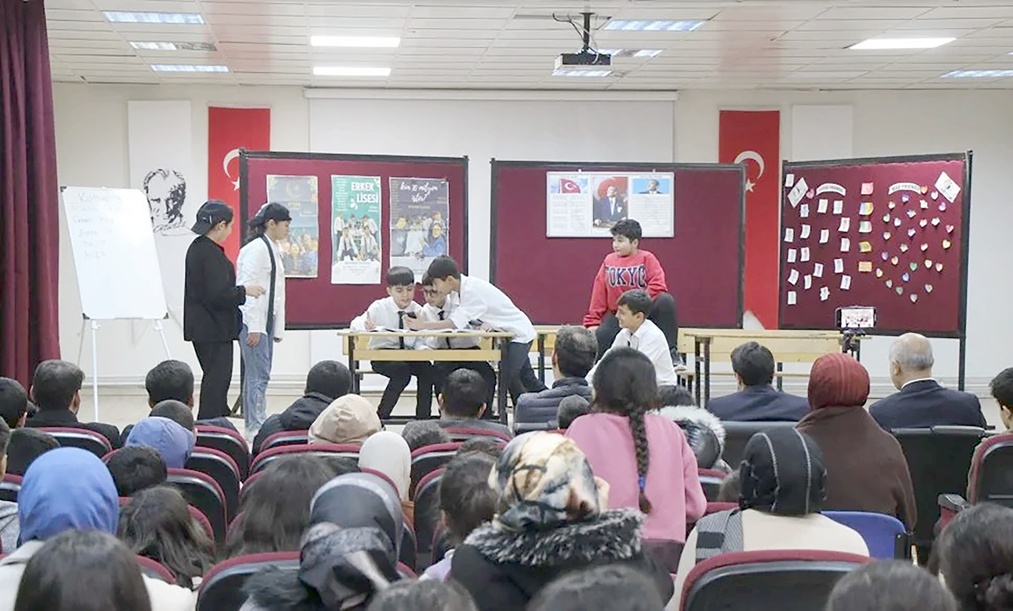 ÖĞRENCİLERİN TİYATRO OYUNU İLGİ GÖRDÜ