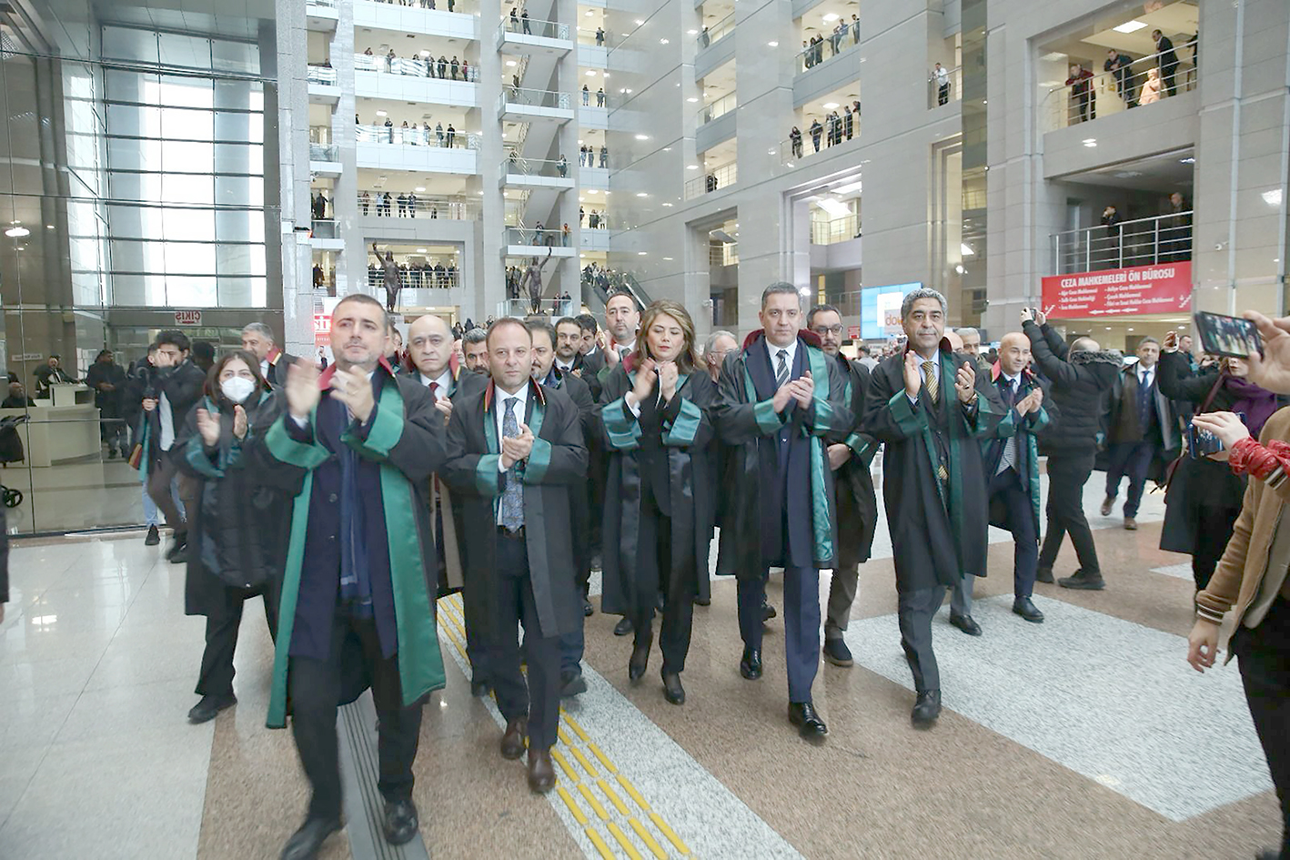 TBB VE BAROLARDAN ‘HUKUK DEVLETİNE SAYGI’ ÇAĞRISI