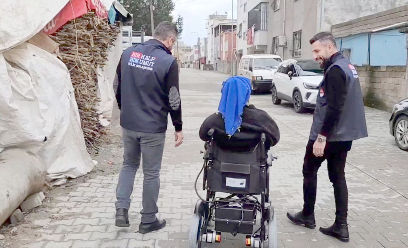 22 YIL SONRA AKÜLÜ SANDALYEYE KAVUŞTU