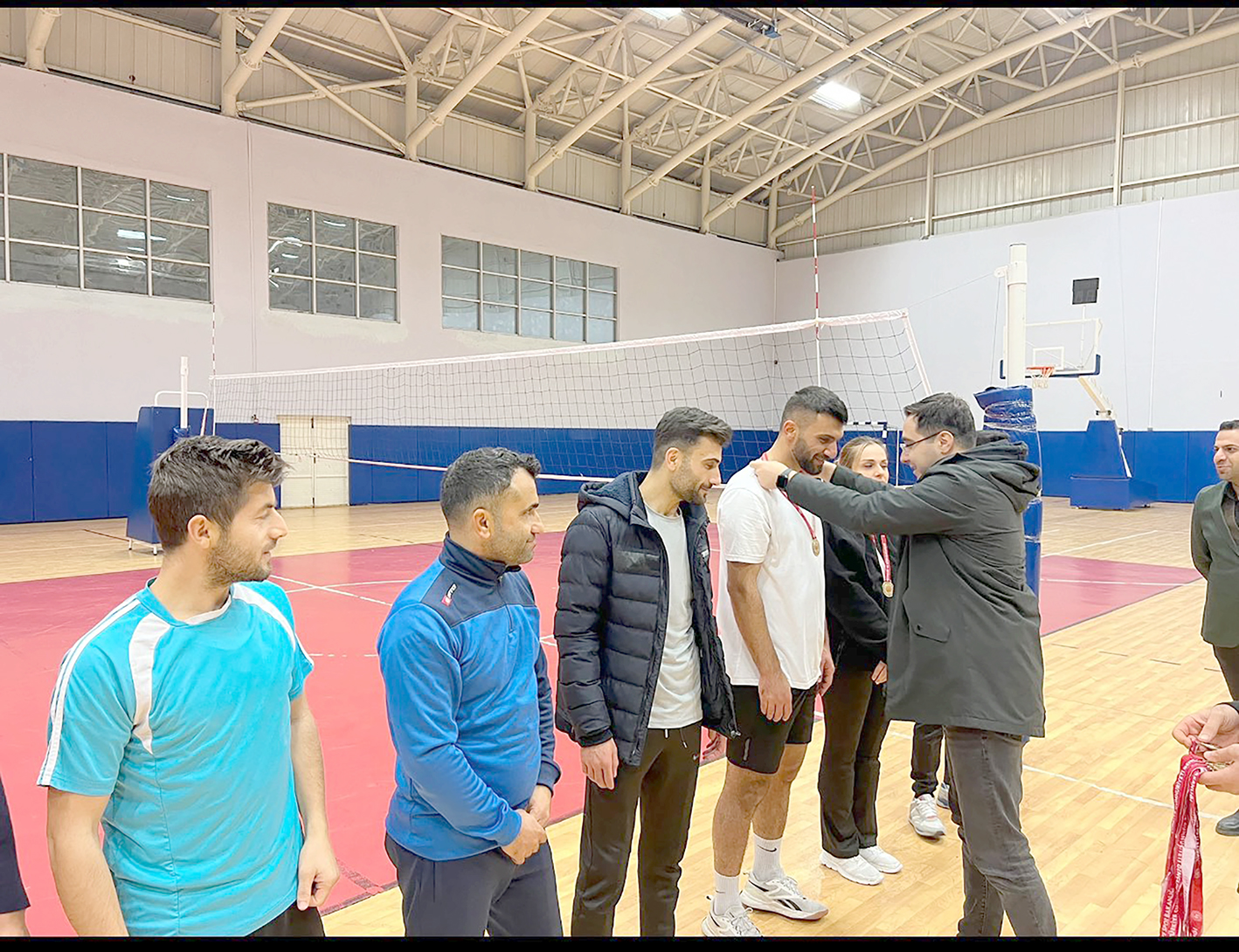 VOLEYBOL TURNUVASI ÖDÜLLERİ DAĞITILDI