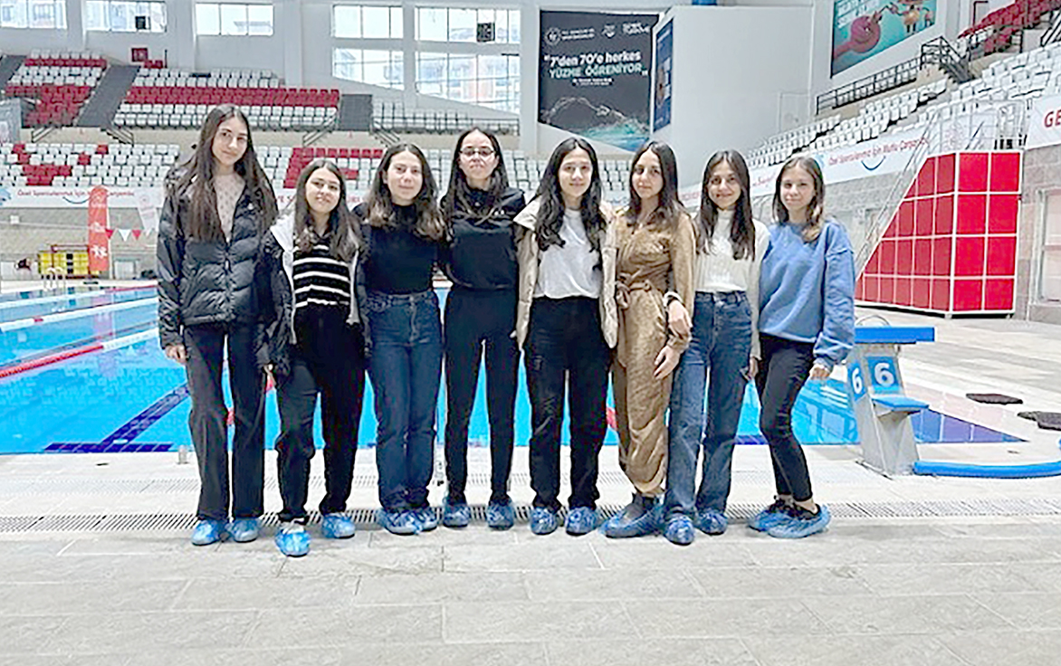 YÜZÜCÜLER FİNALE KALDI