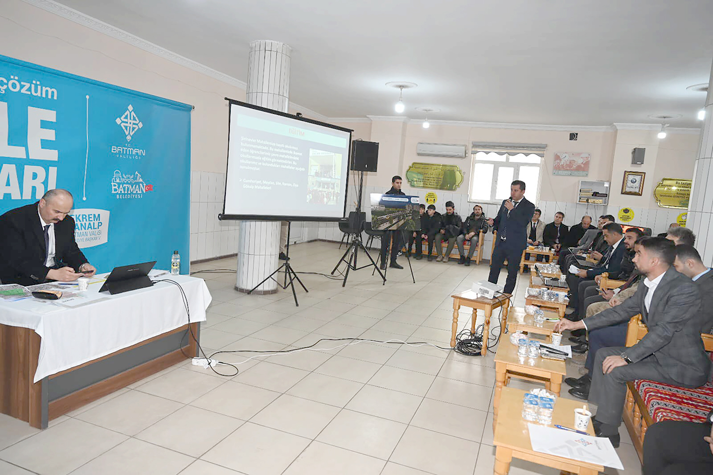 VALİ CANALP, ŞİRİNEVLER MAHALLESİNDEYDİ