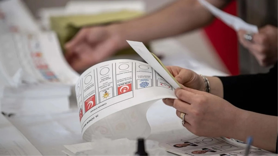 YEREL SEÇİMLERDE PARTİLERİN OY PUSULASINDAKİ YERLERİ BELLİ OLDU