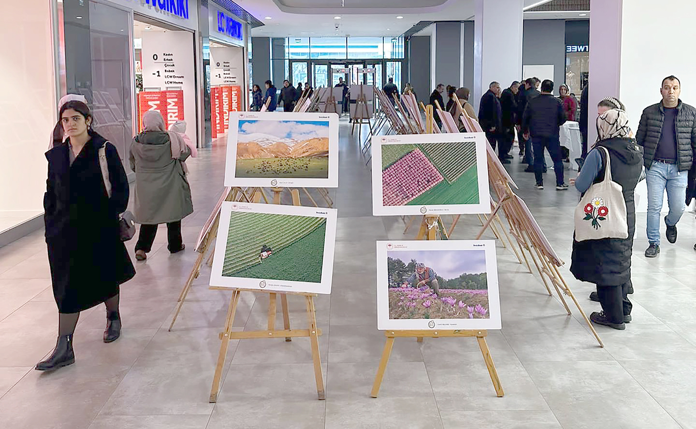 ‘TARIM VE İNSAN’ RESİM SERGİSİ PETROL CİTY’DE AÇILDI