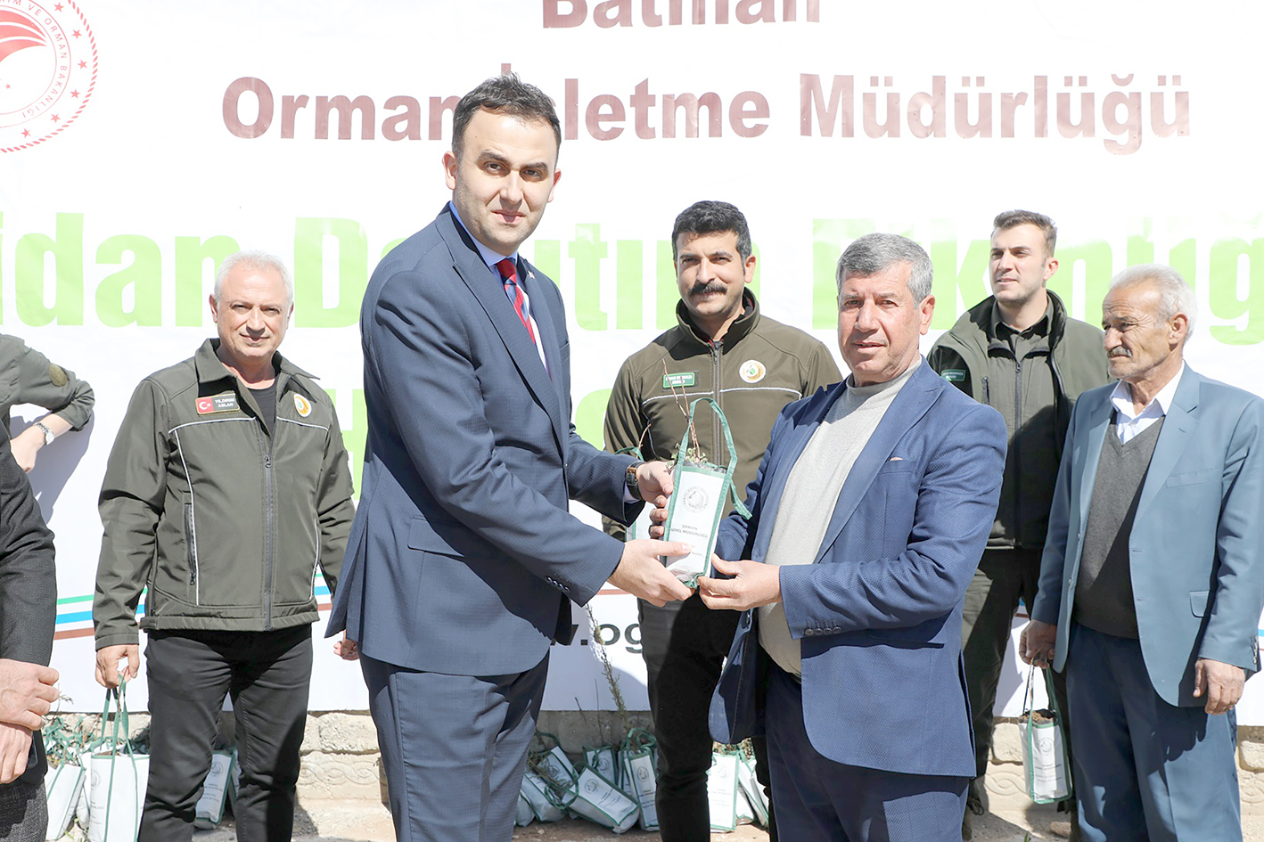 63 ÇİFTÇİYE ANTEP FISTIĞI FİDANI DAĞITILDI