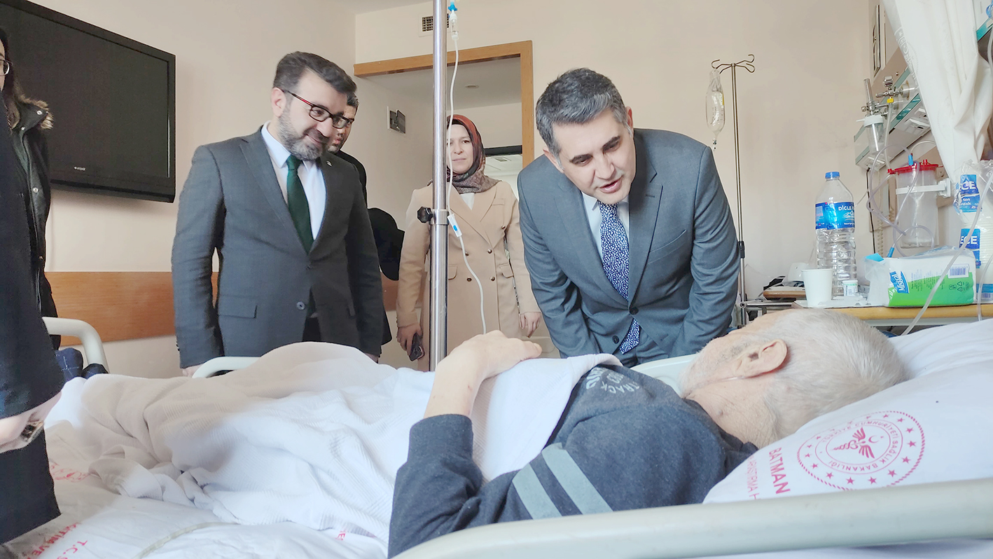 CEYLAN VE GÜR’DEN HASTALARA MORAL ZİYARETİ