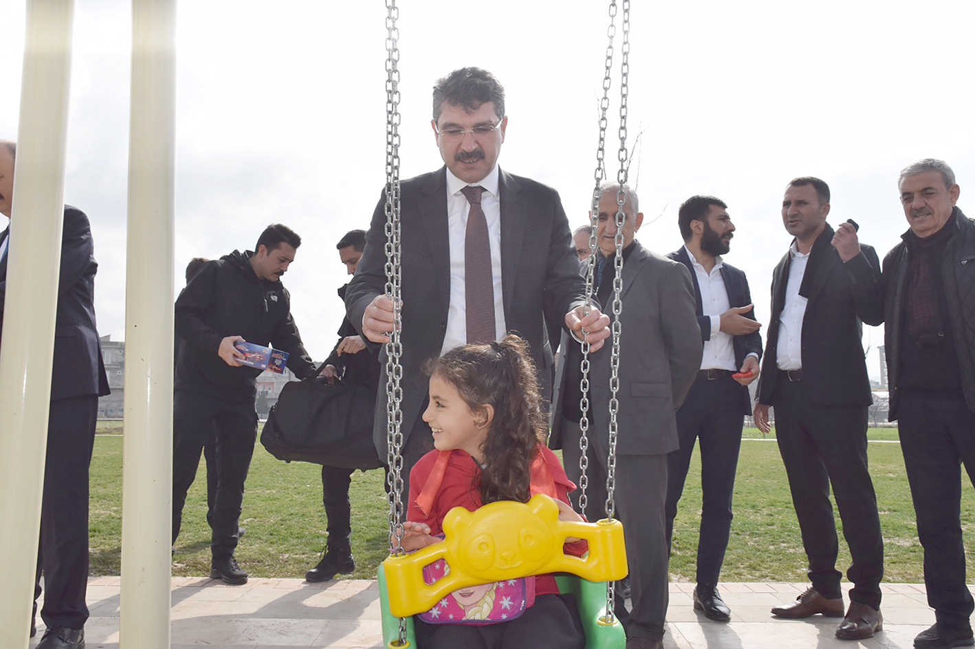 “ÇOCUKLARIMIZA GÜZEL YAŞAM ALANLARI OLUŞTURACAĞIZ”