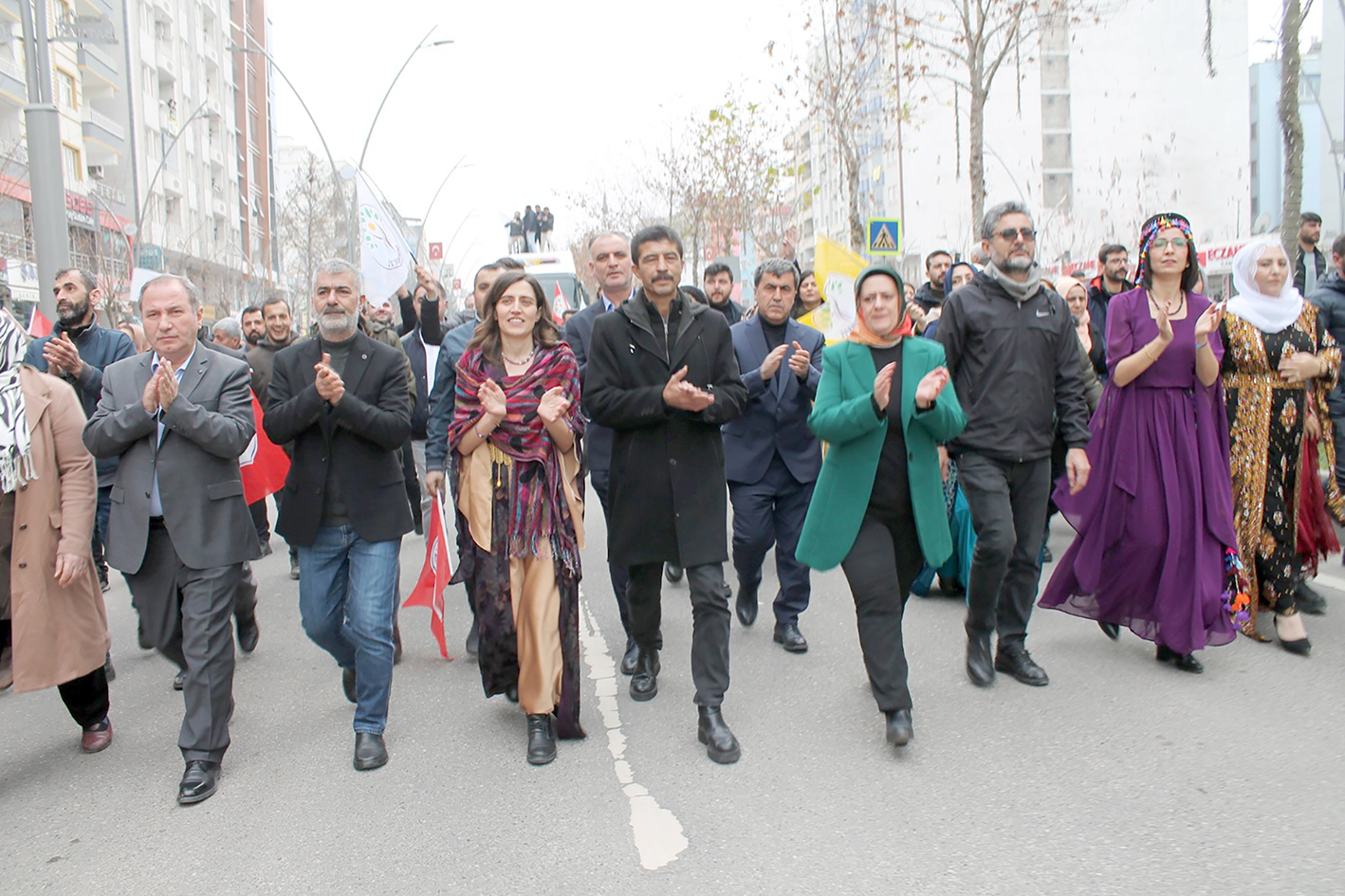 EŞ BAŞKAN ADAYLARINA GÖRKEMLİ KARŞILAMA