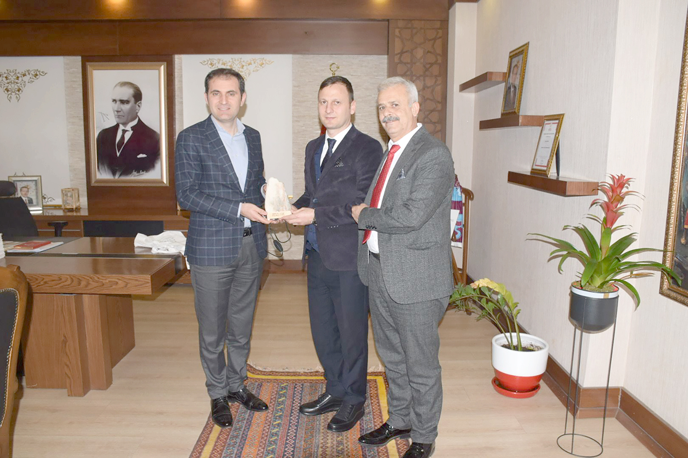 KAYMAKAM METE’DEN KAYMAKAM GÜNGÖR’E ZİYARET