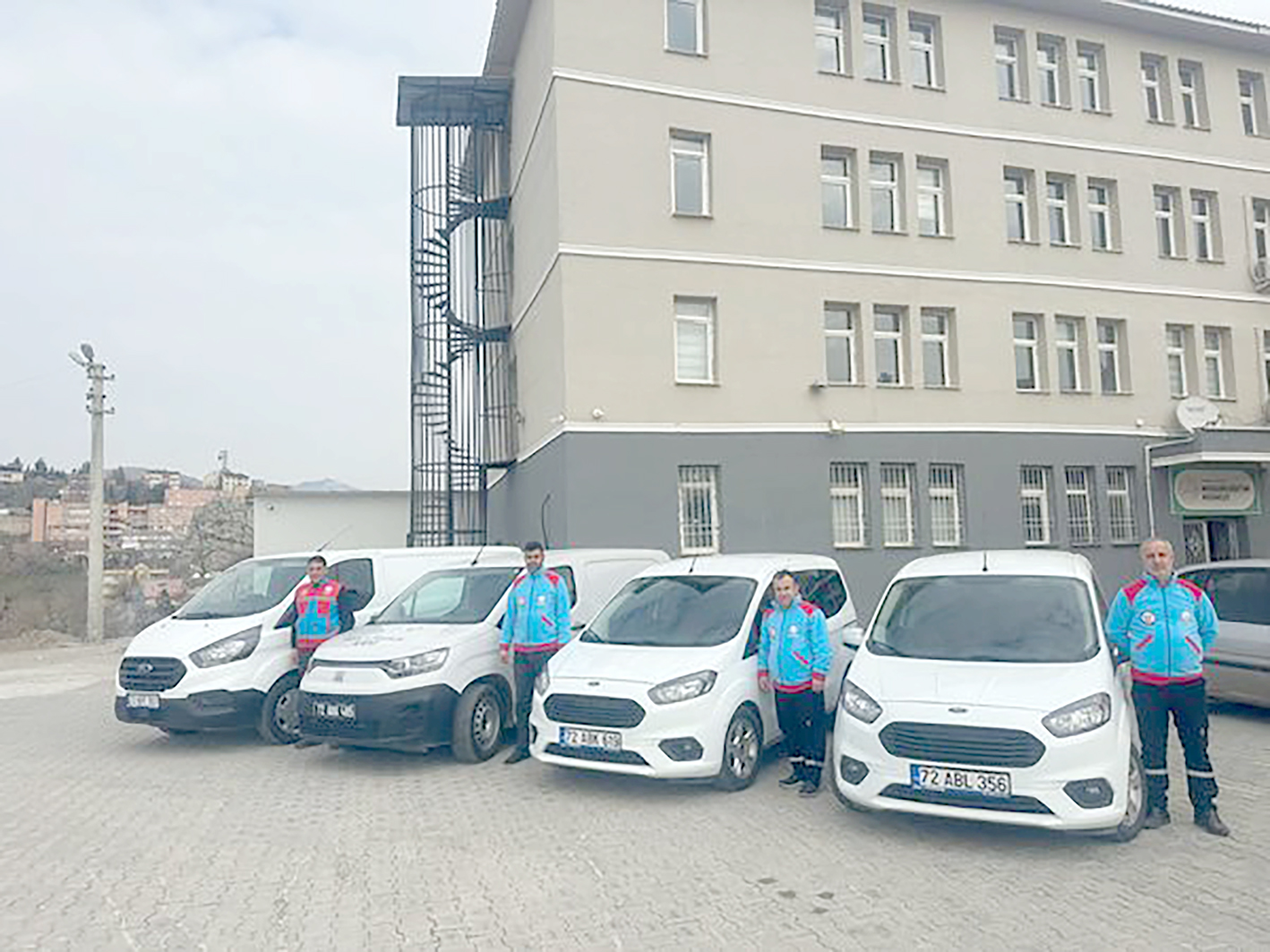 4 ARAÇ HİZMETE BAŞLADI