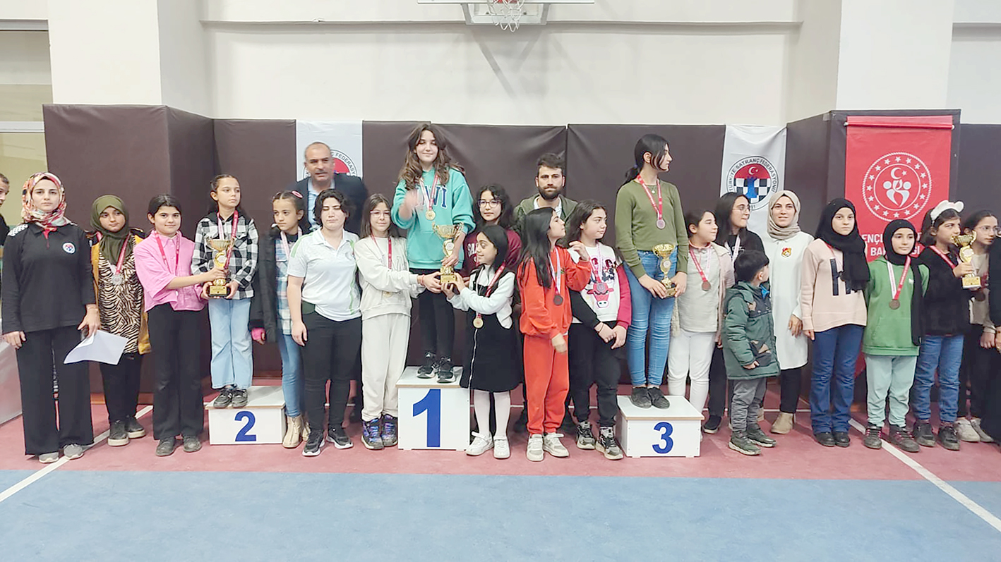 KÜÇÜKLER SATRANÇ TURNUVASI SONA ERDİ