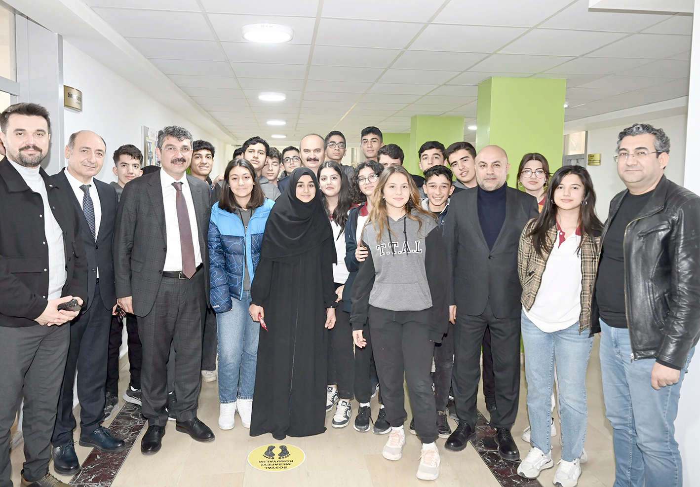 LİSE ÖĞRENCİLERİ İLE SOHBET ETTİLER