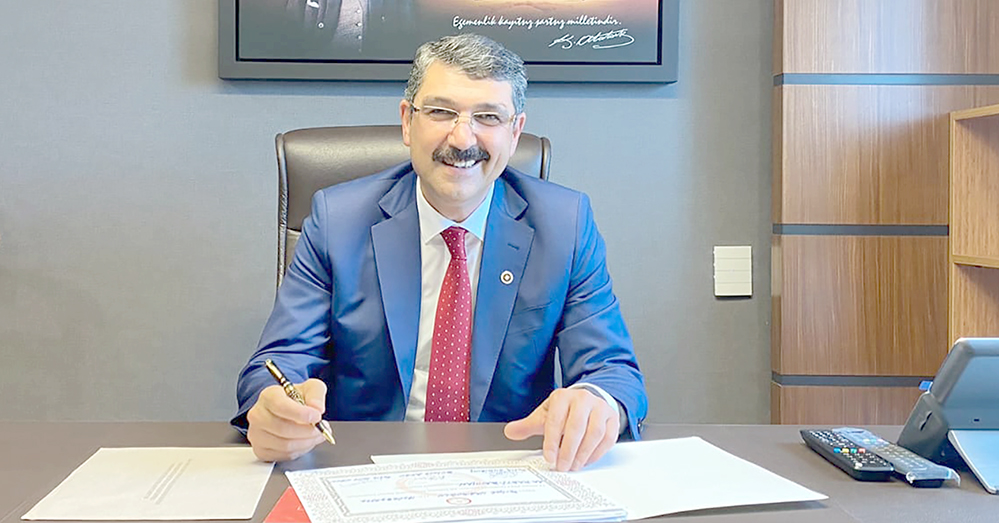 “HUZURUMUZUN ARTMASINI TEMENNİ EDİYORUM”