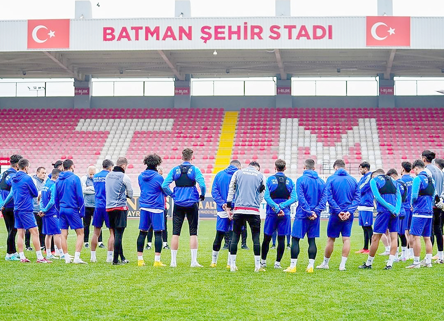 PETROL, ZORLU DEPLASMANDA!