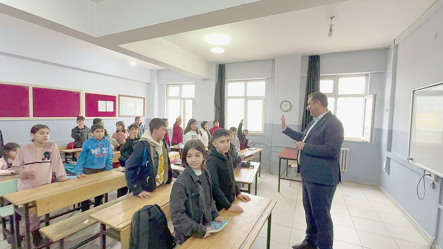 RAMANLI’DAN ‘KÜRTÇE SEÇMELİ DERS’ VURGUSU