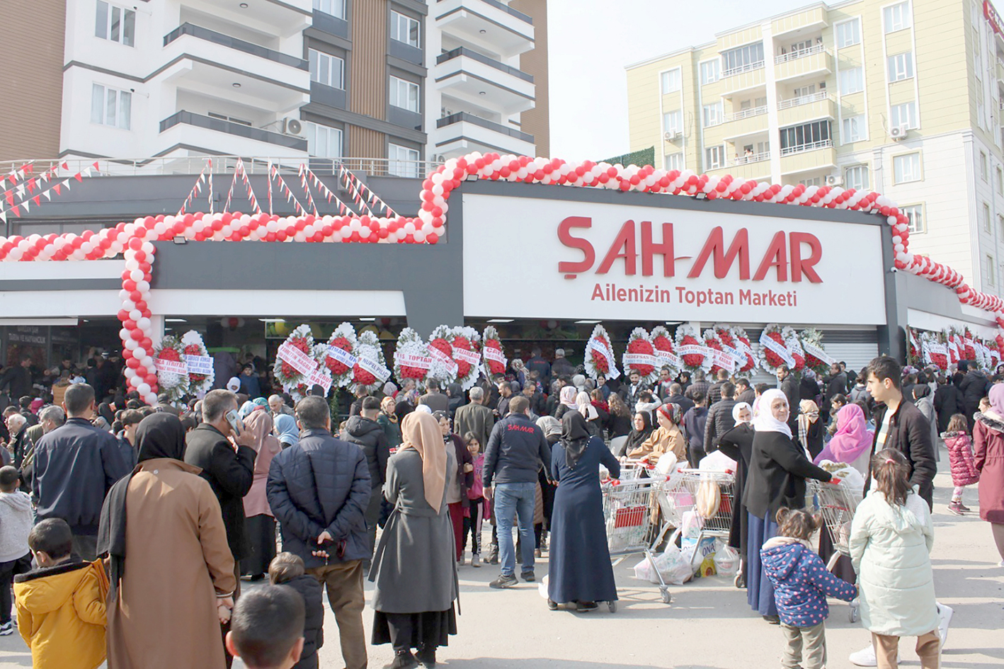 ŞAH-MAR’DA AÇILIŞ İZDİHAMI