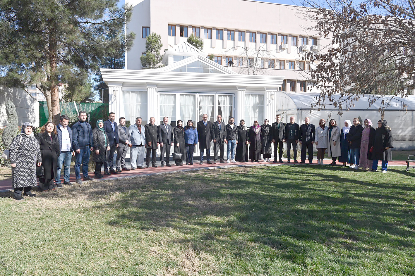 ŞEHİT VE GAZİ AİLELERİNİ KONAKTA AĞIRLADI