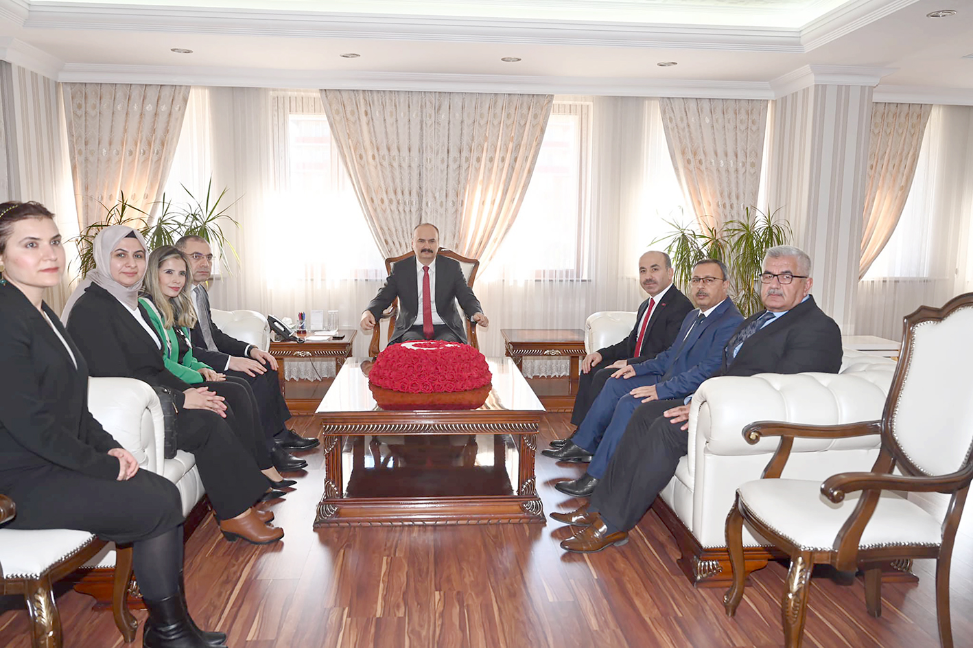 VALİ CANALP’A VERGİ HAFTASI ZİYARETİ