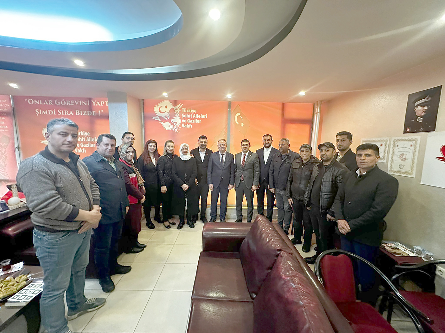 VALİ YARDIMCISI, ŞEHİT AİLELERİNİ DİNLEDİ