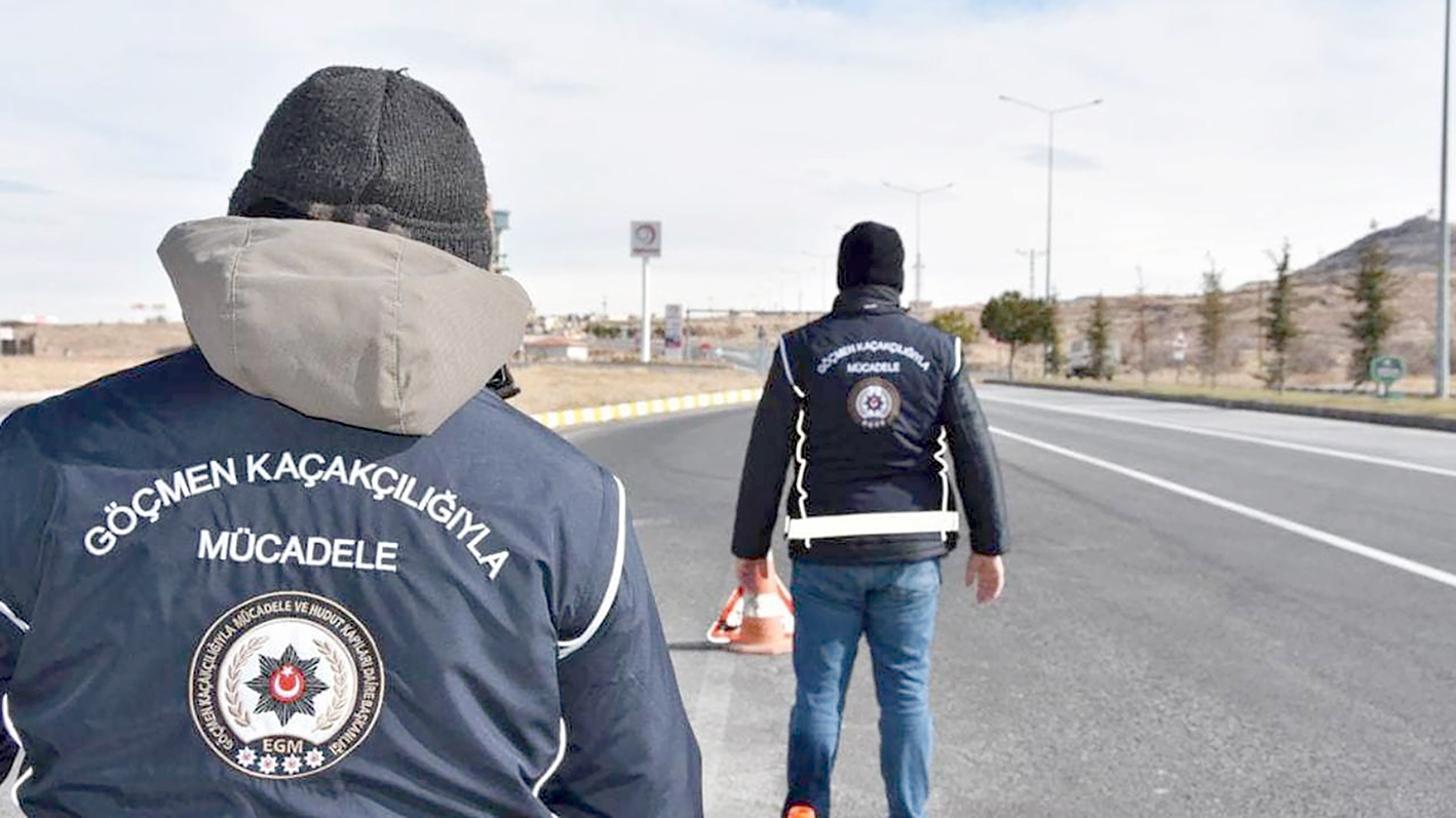 GÖÇMEN KAÇAKLIĞINA POLİS ENGELİ!