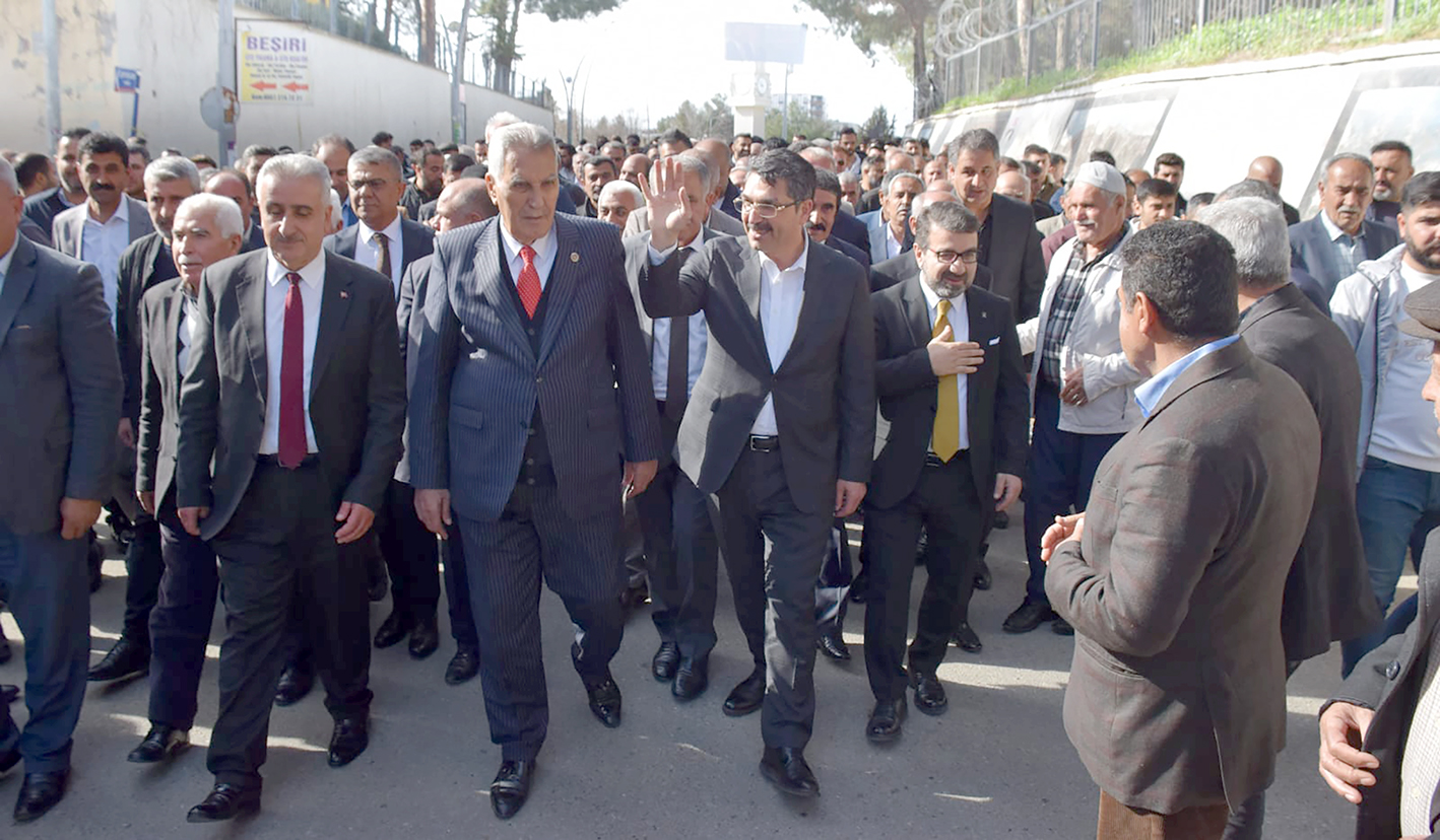 “İDEOLOJİYE DEĞİL ESER SİYASETİNE OY VERELİM”