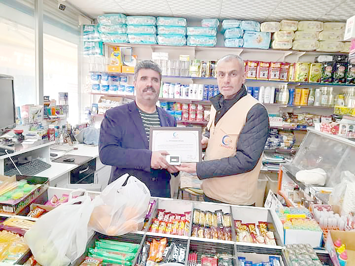 AFRİKA’YA 2 ADET SU KUYUSU BAĞIŞINDA BULUNDULAR