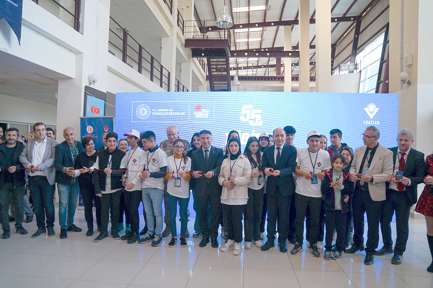 BATÜ’DE YARIŞMA SERGİSİ DÜZENLENDİ