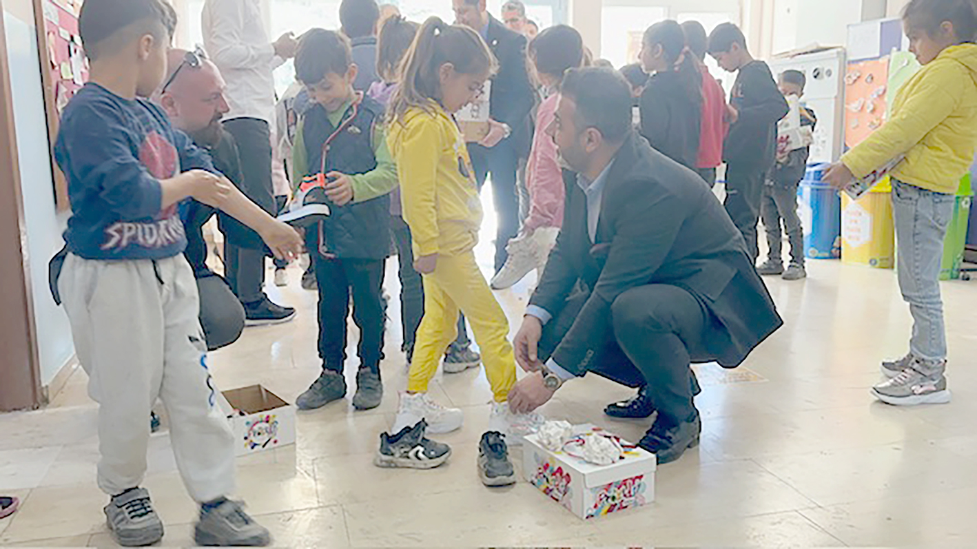 “GELECEĞİMİZİ İNŞA EDİYORUZ”