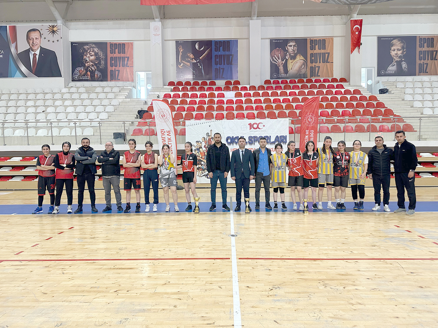 BASKETBOLUN ŞAMPİYONU YAHYA KEMAL