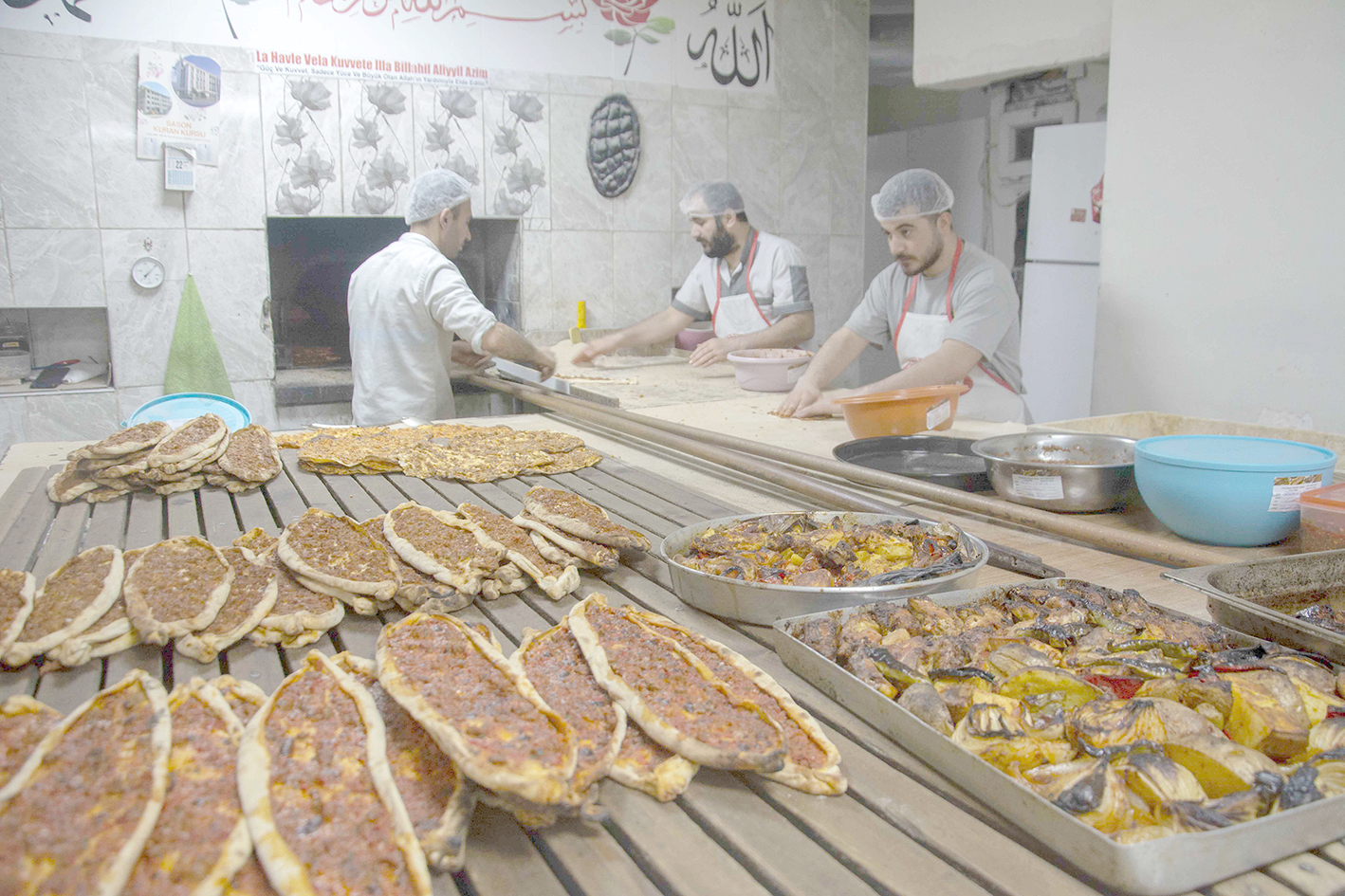 BATMAN’IN TAŞ FIRINLARINDA PİŞEN LEZZETLER RAMAZAN SOFRALARINI SÜSLÜYOR