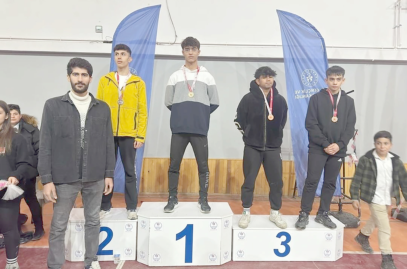 BATMANLI SPORCULAR, 2 ALTIN MADALYA ALDI