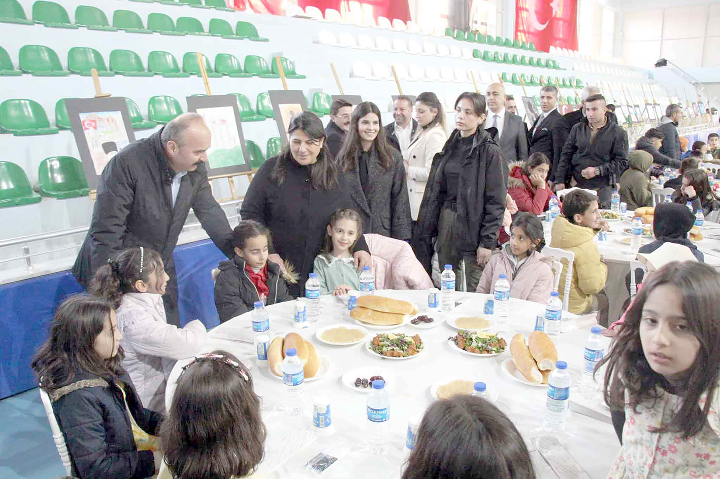 BEŞİRİ’DE TOPLU İFTAR YEMEĞİNE KATILDI