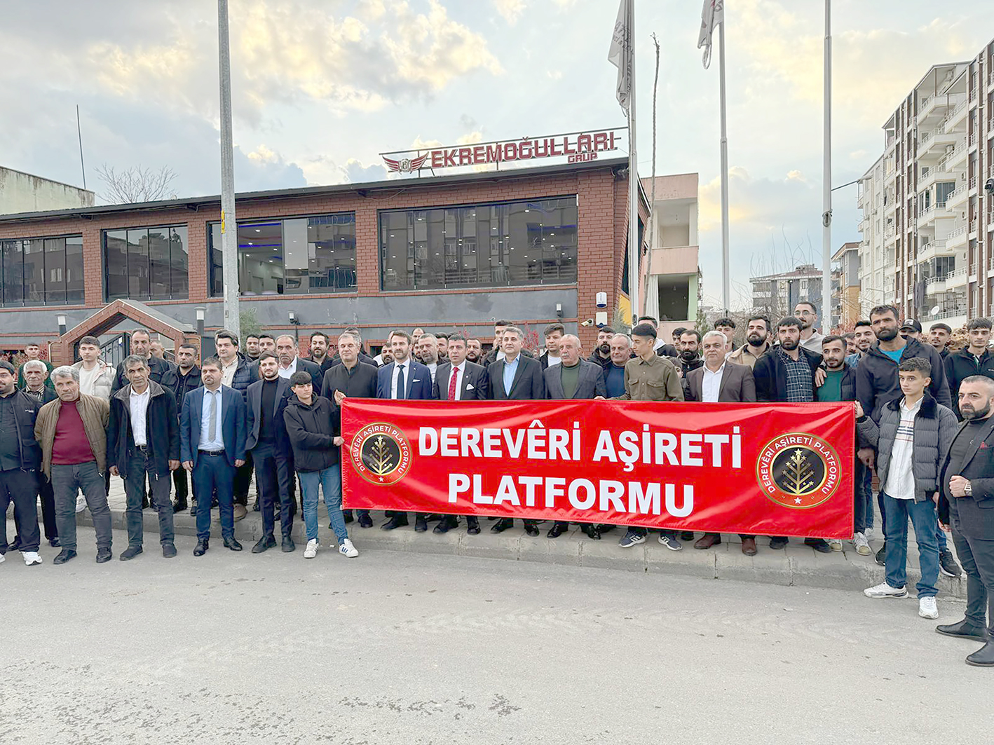 DEREVERİ AŞİRETİ AK PARTİ’YE KATILDI