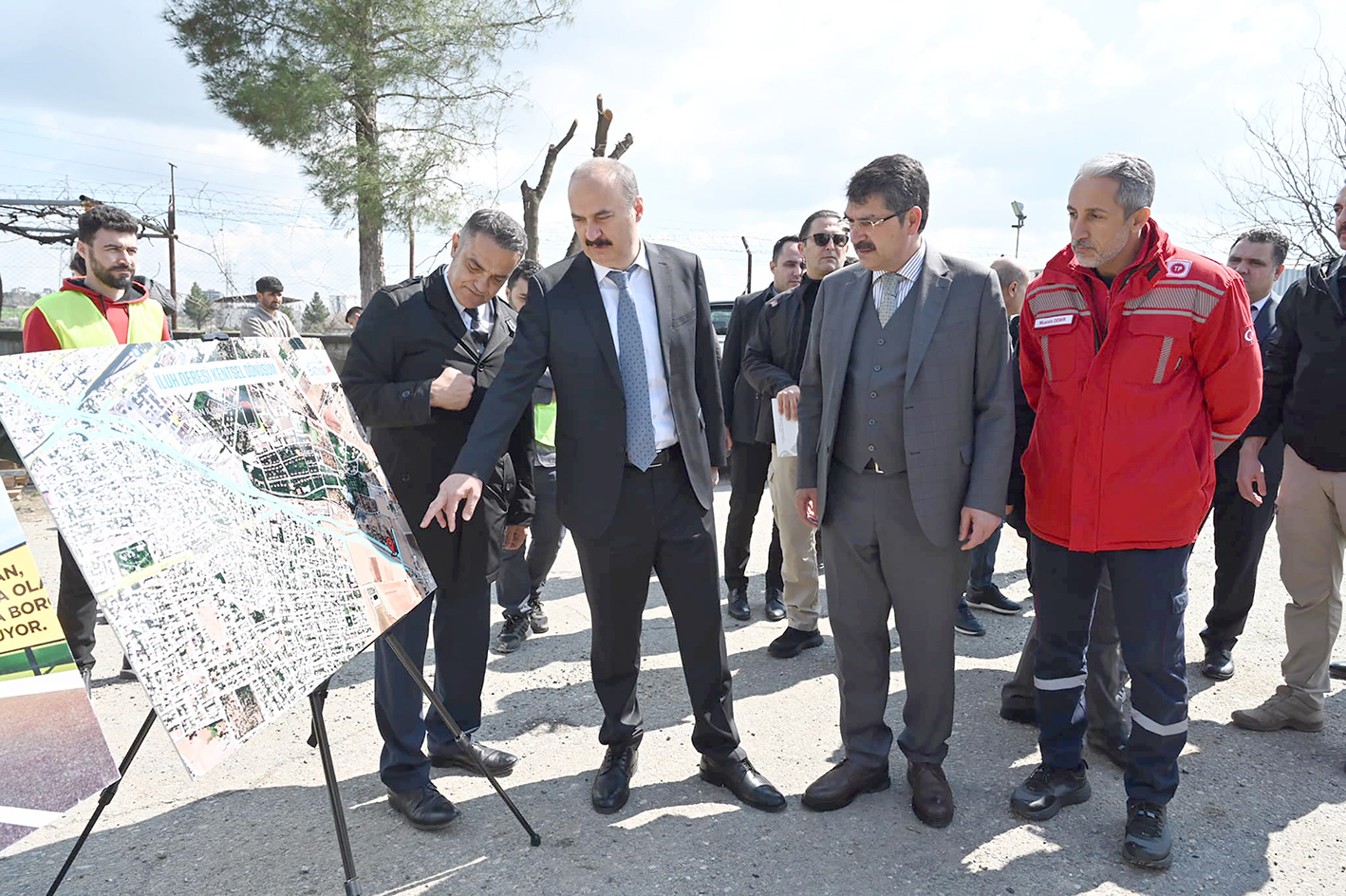 17 METRE GENİŞLİĞİNDEKİ YENİ YOLUN İNŞASI BAŞLADI