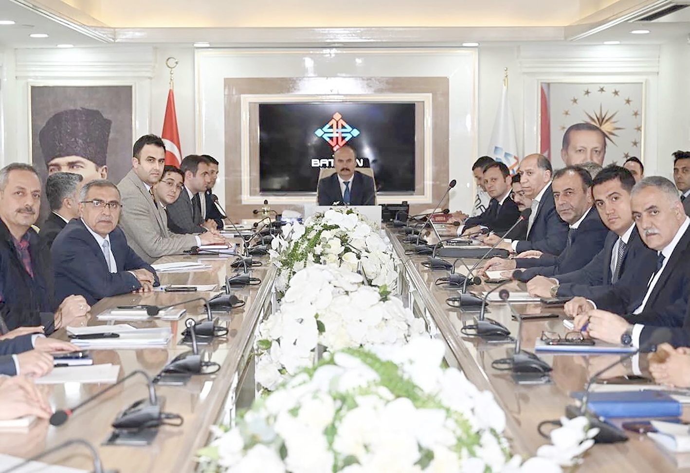 VALİ CANALP “HİZMETLERDE AKSAKLIĞA MAHAL VERMEYELİM”